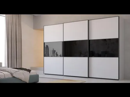 Armadio con anta scorrevole in laccato opaco con inserto in laccato Nero lucido con TV integrato Vision di Giessegi