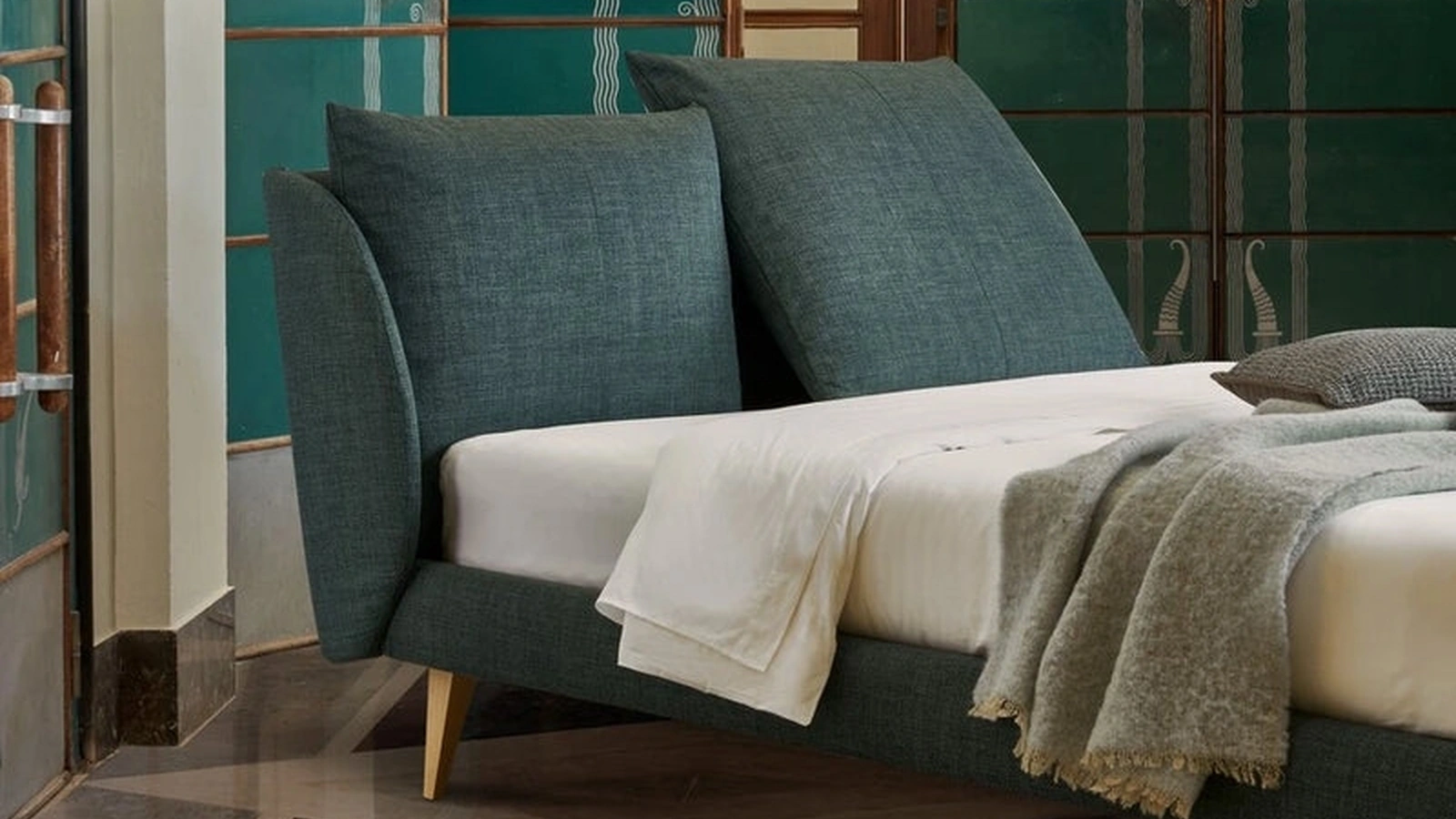 Letto Helmut con cuscinature testiera mobili di Dorelan Letti