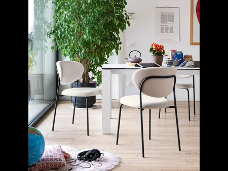 Sedia Cozy in tessuto imbottito di Connubia