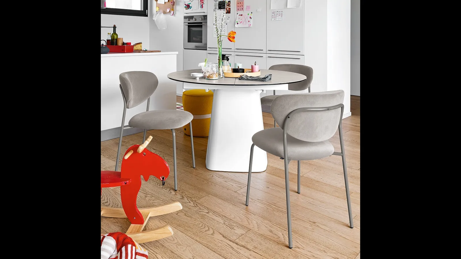 Sedia Cozy in tessuto imbottito di Connubia