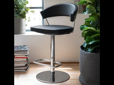 Sgabello regolabile in altezza New York di Connubia