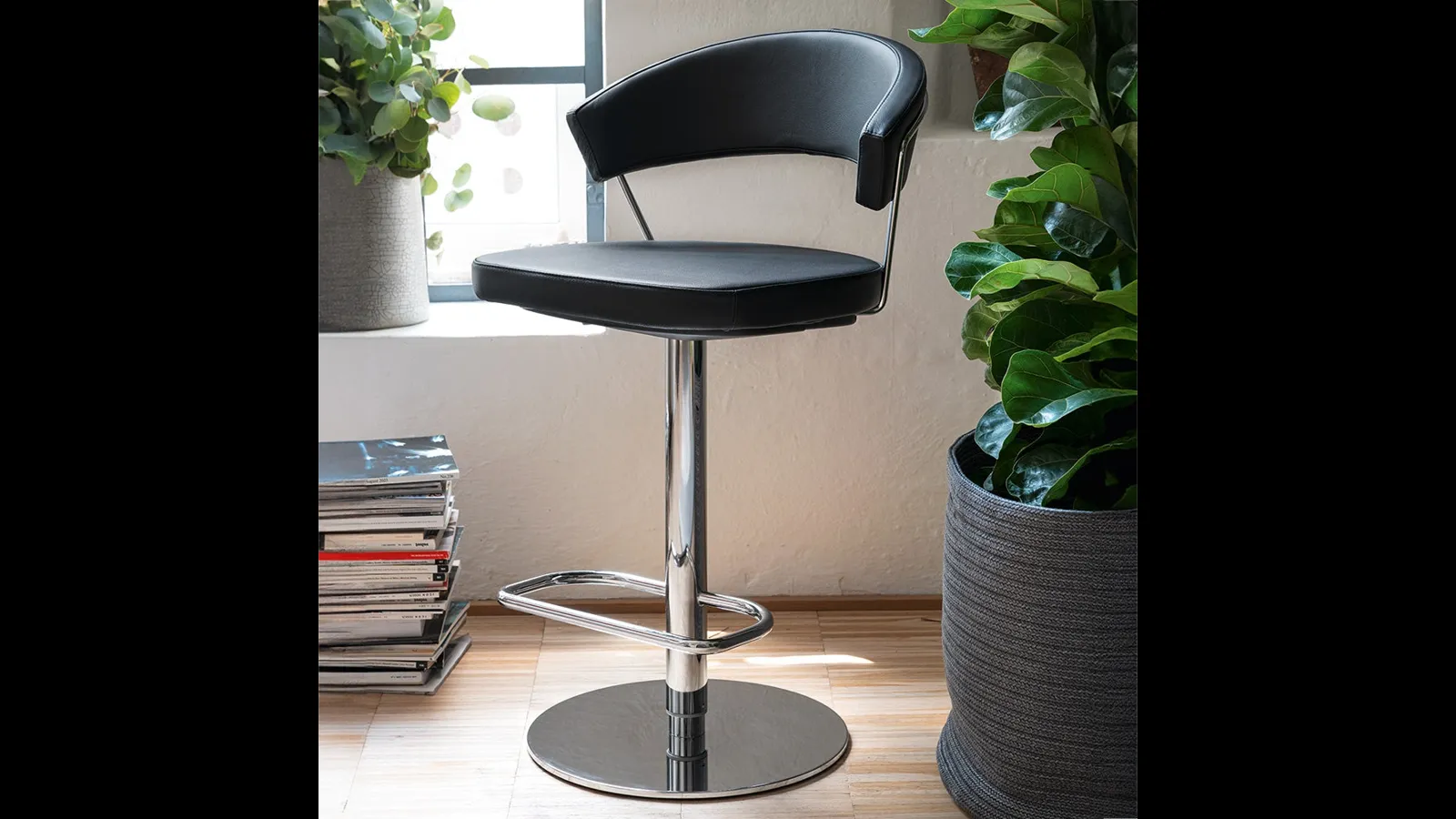 Sgabello regolabile in altezza New York di Connubia